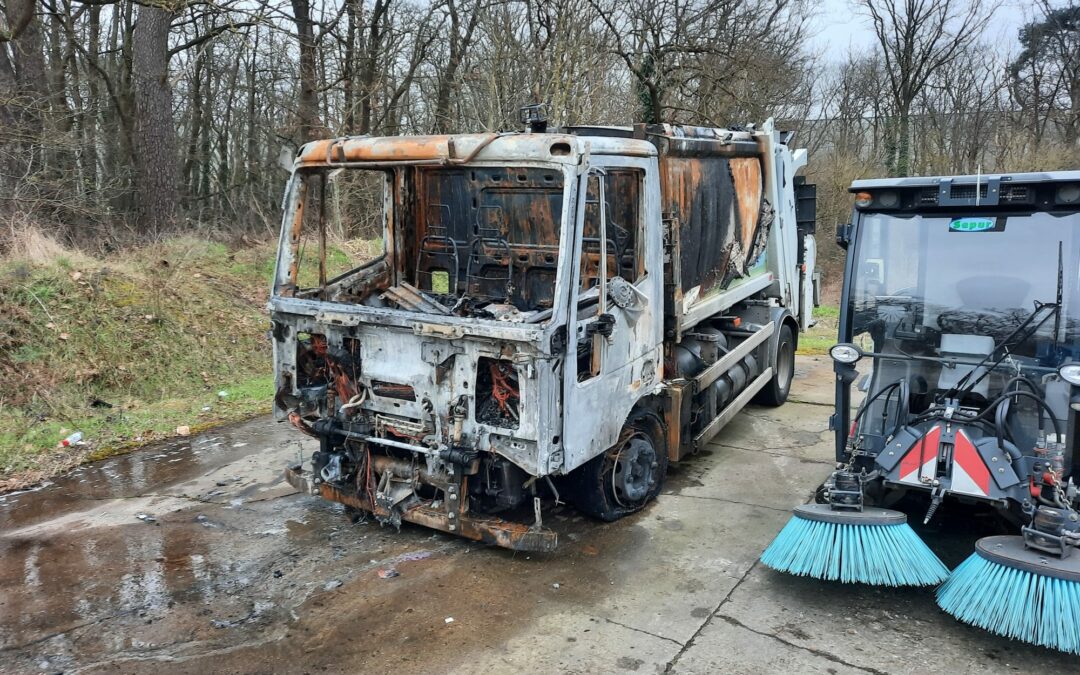 ⚠️ Déchets dangereux : attention à ce que vous jetez dans vos conteneurs !